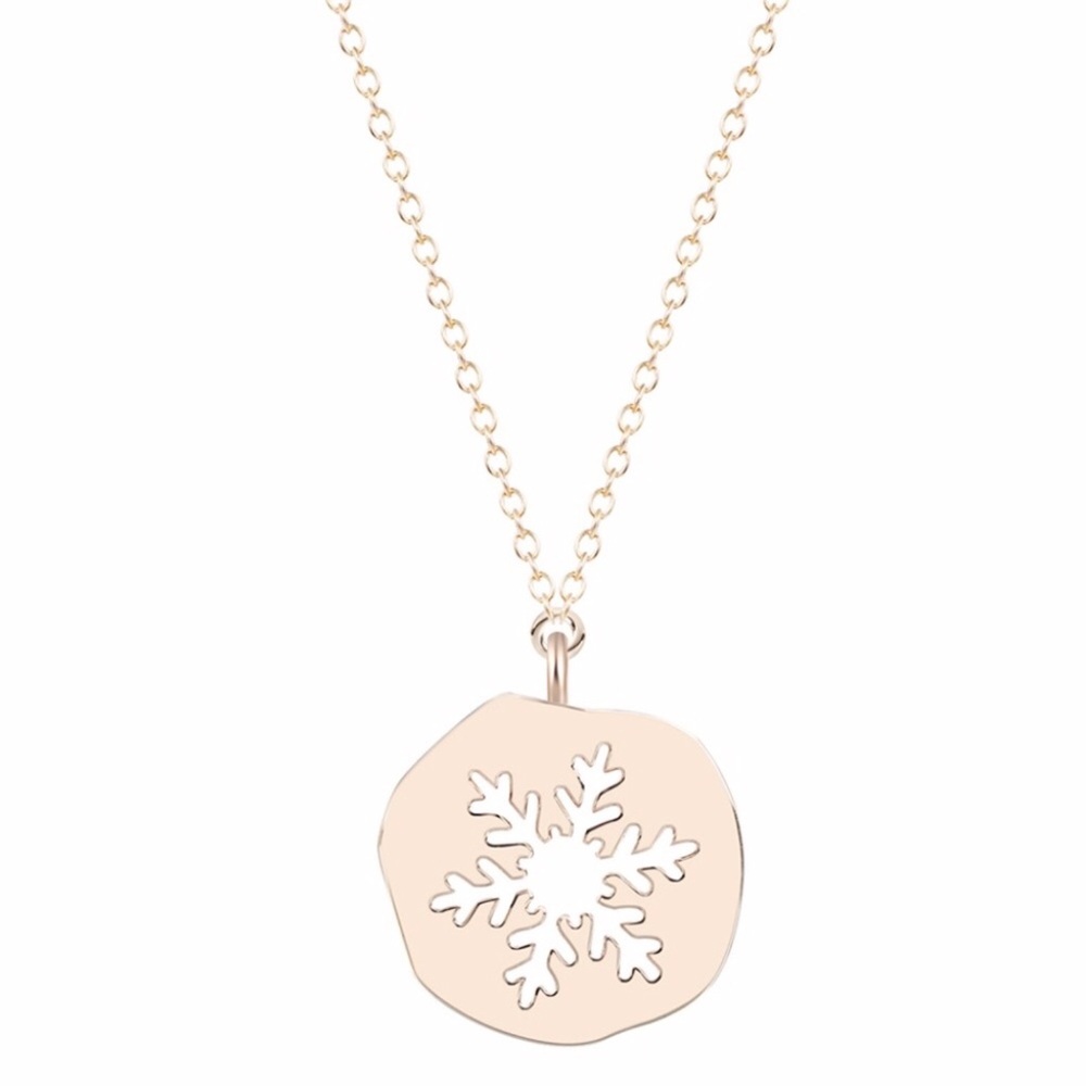 NWT Gold Snowflake Cutout Necklace